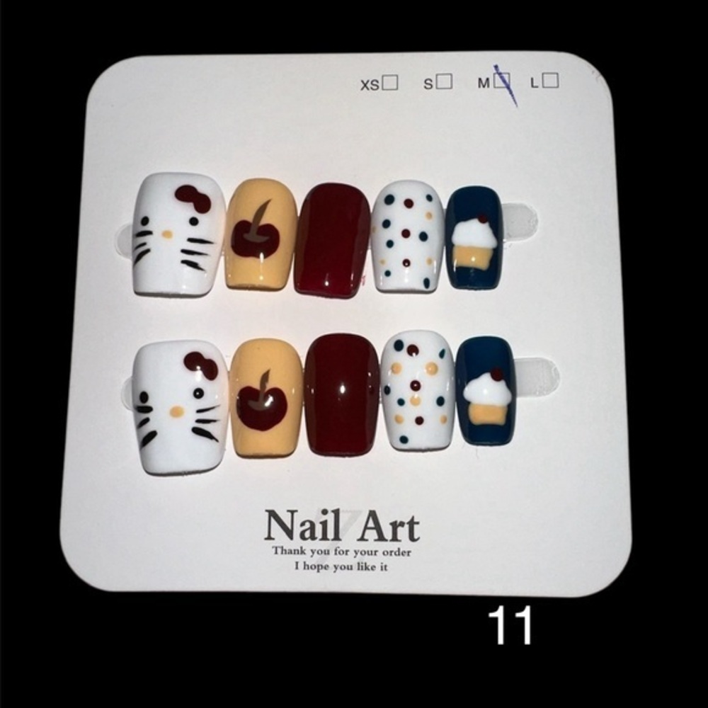 -‎ Handmade press on nails